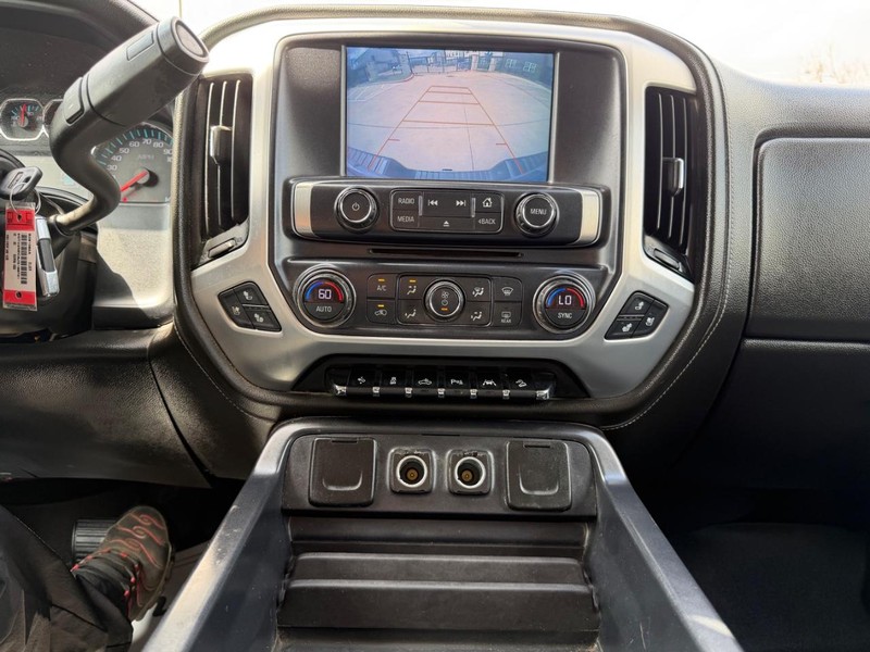GMC Sierra 1500 Vehicle Full-screen Gallery Image 15