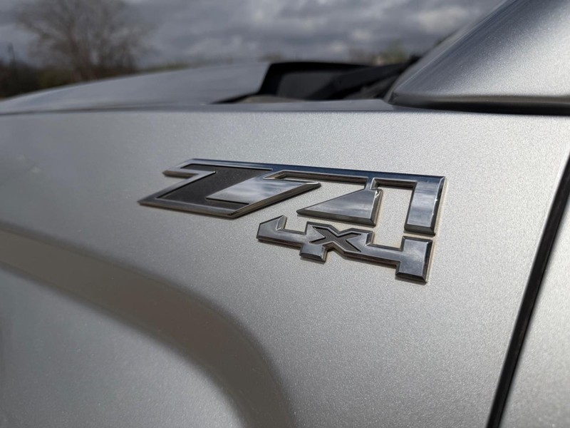 GMC Sierra 1500 Vehicle Full-screen Gallery Image 21