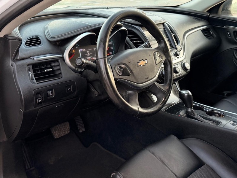 Chevrolet Impala Vehicle Full-screen Gallery Image 10