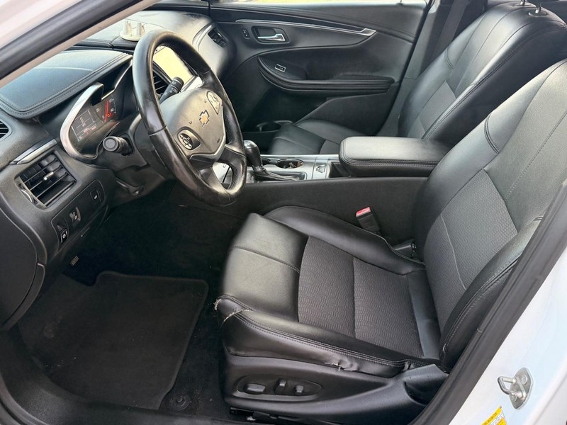 Chevrolet Impala Vehicle Full-screen Gallery Image 11