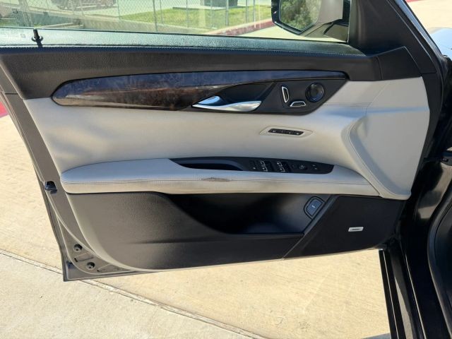 Cadillac CT6 Sedan Vehicle Full-screen Gallery Image 10