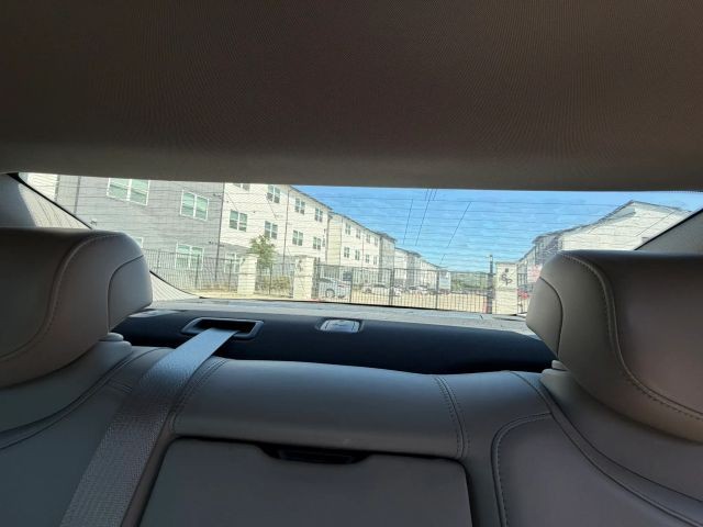 Cadillac CT6 Sedan Vehicle Full-screen Gallery Image 23