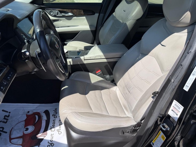 Cadillac CT6 Sedan Vehicle Full-screen Gallery Image 12