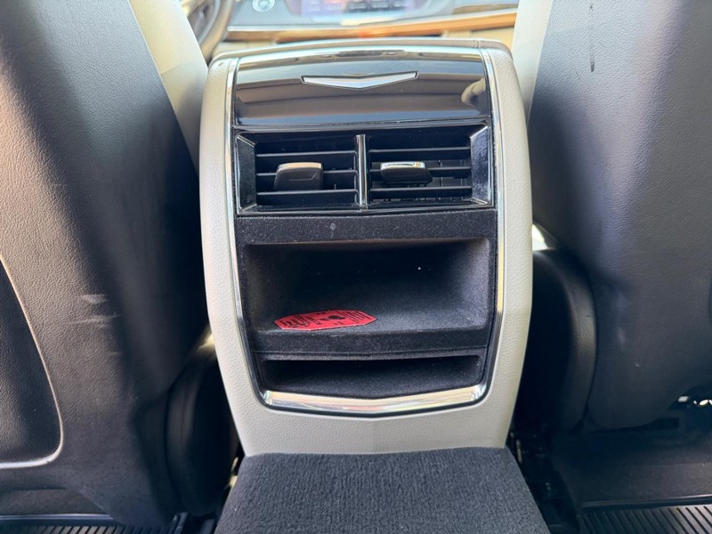 Cadillac CT6 Sedan Vehicle Full-screen Gallery Image 19