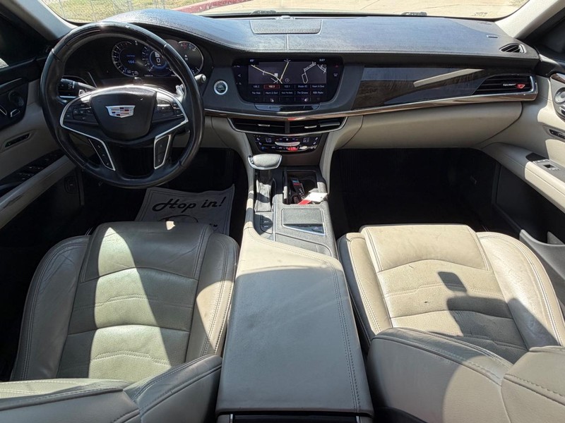 Cadillac CT6 Sedan Vehicle Full-screen Gallery Image 20