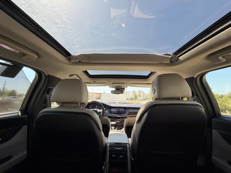 Cadillac CT6 Sedan Vehicle Full-screen Gallery Image 22