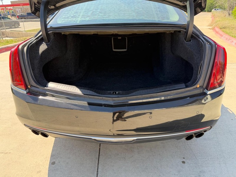 Cadillac CT6 Sedan Vehicle Full-screen Gallery Image 25