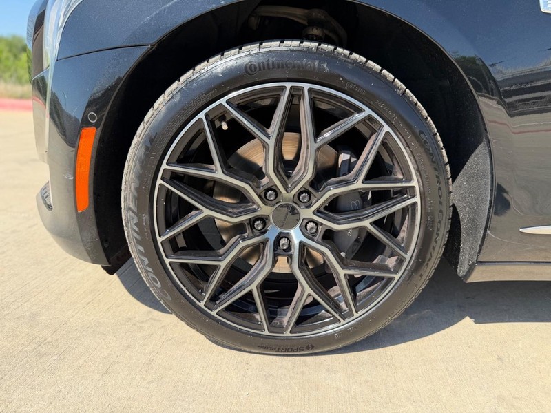 Cadillac CT6 Sedan Vehicle Full-screen Gallery Image 26