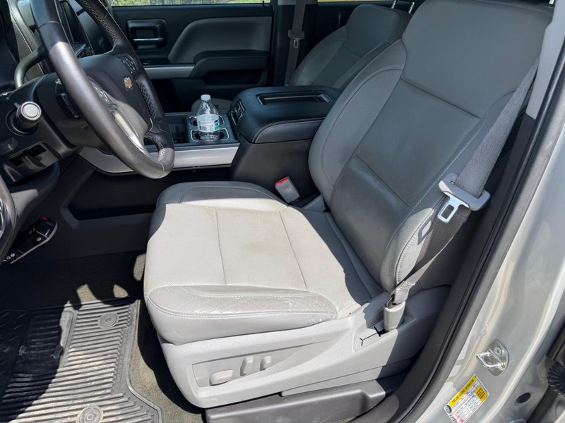 Chevrolet Silverado 1500 Vehicle Full-screen Gallery Image 12