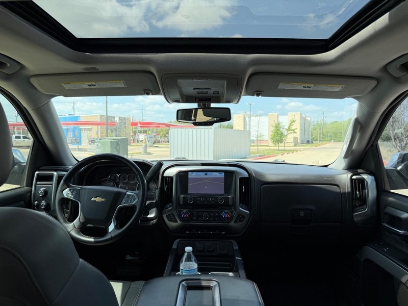 Chevrolet Silverado 1500 Vehicle Full-screen Gallery Image 22