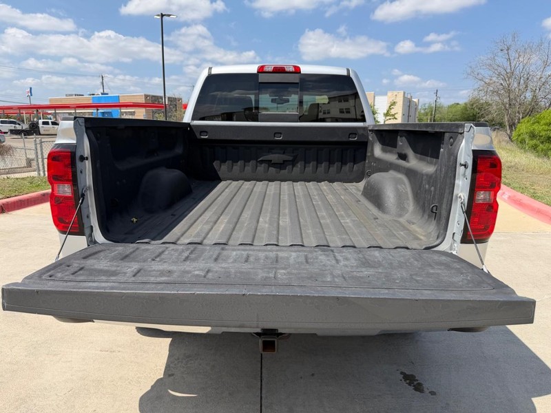 Chevrolet Silverado 1500 Vehicle Full-screen Gallery Image 23