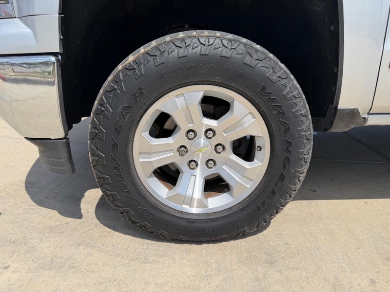 Chevrolet Silverado 1500 Vehicle Full-screen Gallery Image 24