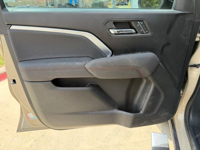 Chevrolet Colorado Vehicle Full-screen Gallery Image 10