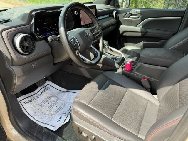 Chevrolet Colorado Vehicle Full-screen Gallery Image 11