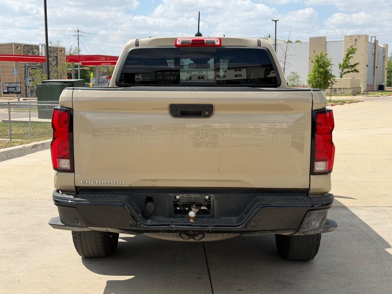 Chevrolet Colorado Vehicle Full-screen Gallery Image 04
