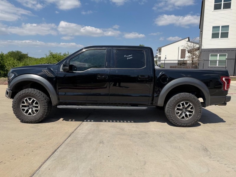 Ford F-150 Vehicle Full-screen Gallery Image 03