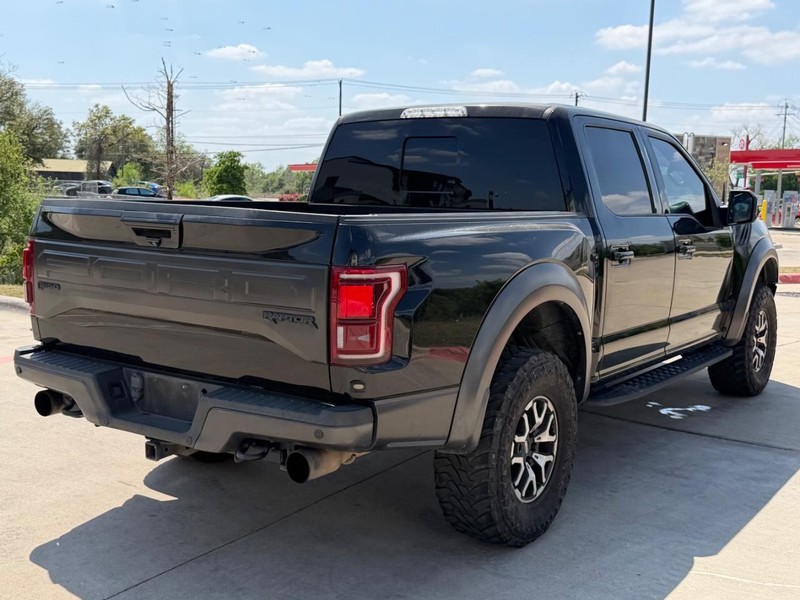 Ford F-150 Vehicle Full-screen Gallery Image 06