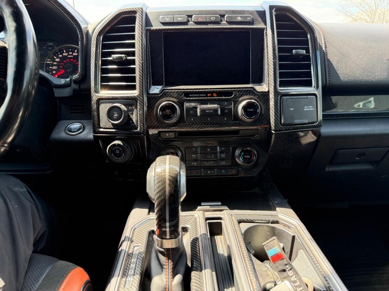 Ford F-150 Vehicle Full-screen Gallery Image 15