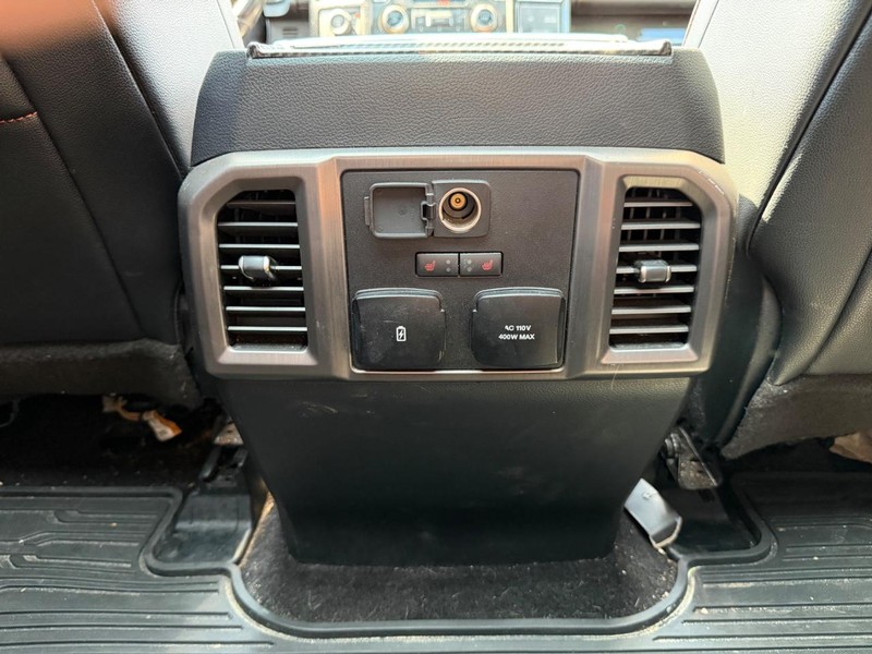 Ford F-150 Vehicle Full-screen Gallery Image 19