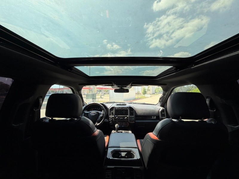 Ford F-150 Vehicle Full-screen Gallery Image 21