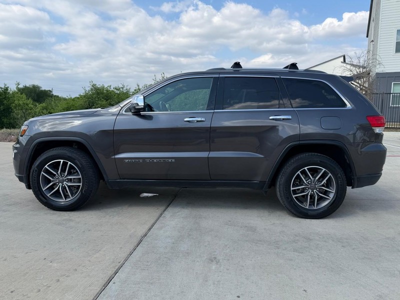 Jeep Grand Cherokee Vehicle Full-screen Gallery Image 03