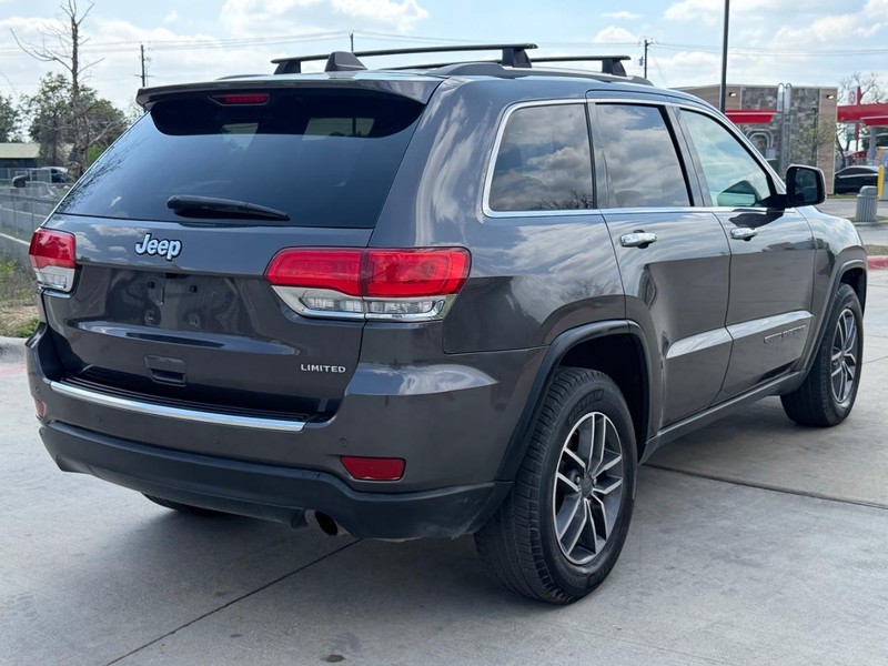 Jeep Grand Cherokee Vehicle Full-screen Gallery Image 06