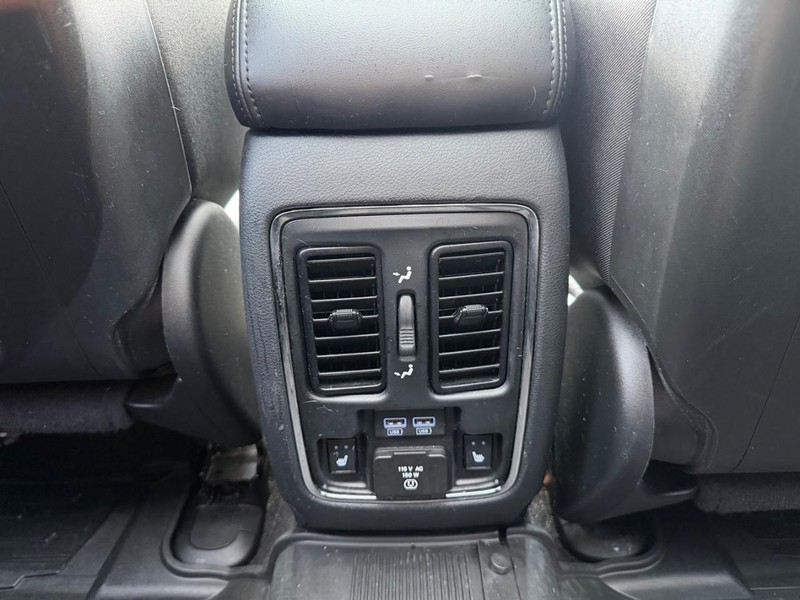 Jeep Grand Cherokee Vehicle Full-screen Gallery Image 19