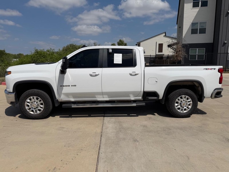 Chevrolet Silverado 2500HD Vehicle Full-screen Gallery Image 03