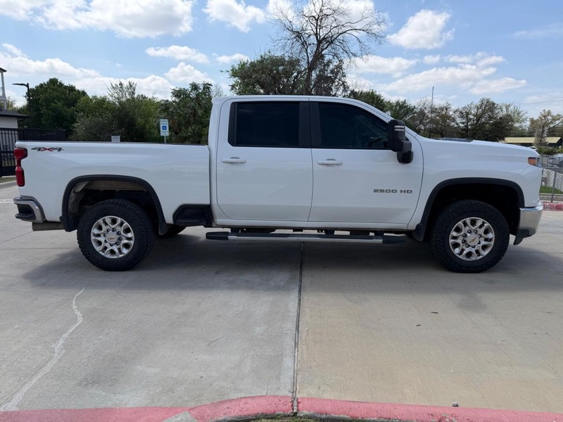 Chevrolet Silverado 2500HD Vehicle Full-screen Gallery Image 07