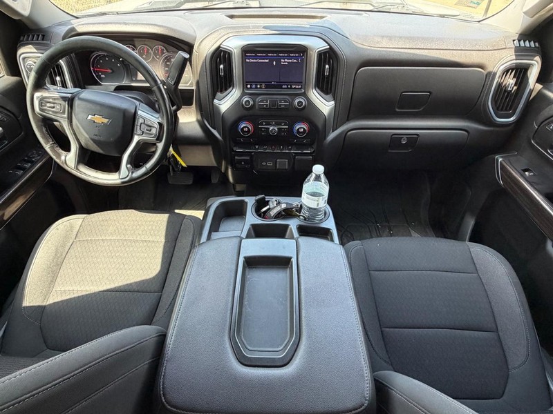 Chevrolet Silverado 2500HD Vehicle Full-screen Gallery Image 19