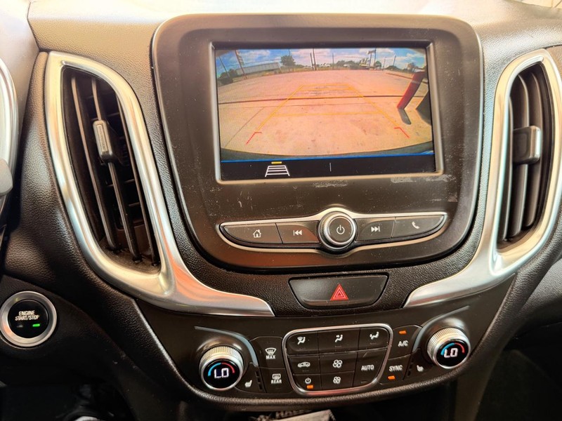 Chevrolet Equinox Vehicle Full-screen Gallery Image 10