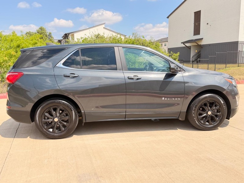 Chevrolet Equinox Vehicle Full-screen Gallery Image 16