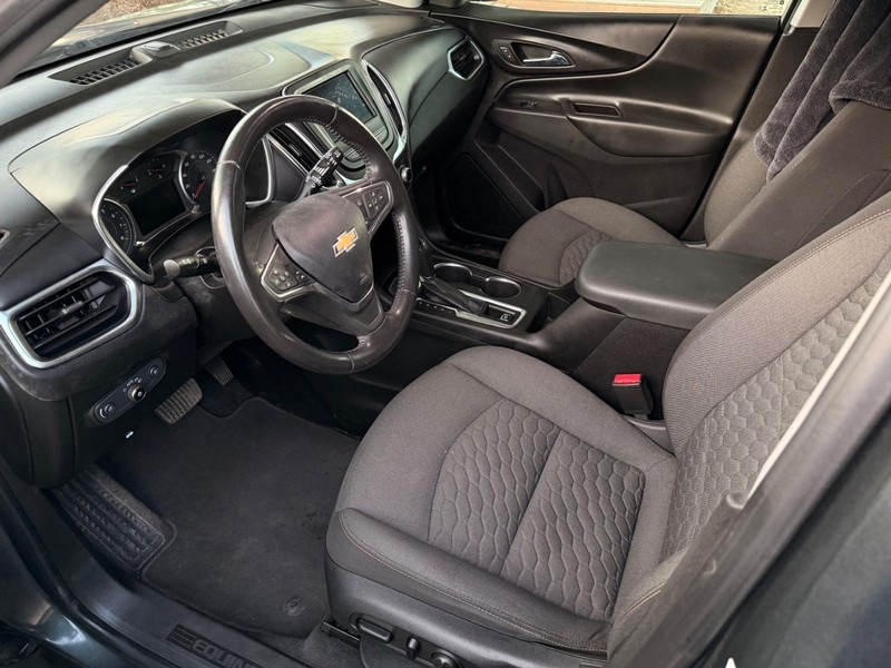 Chevrolet Equinox Vehicle Full-screen Gallery Image 19