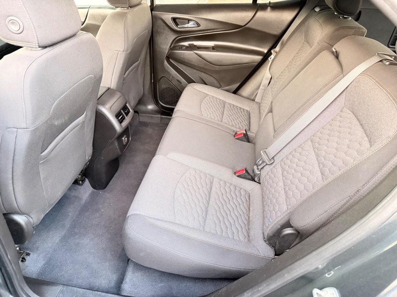 Chevrolet Equinox Vehicle Full-screen Gallery Image 20