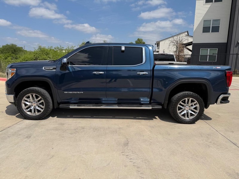 GMC Sierra 1500 Vehicle Full-screen Gallery Image 03