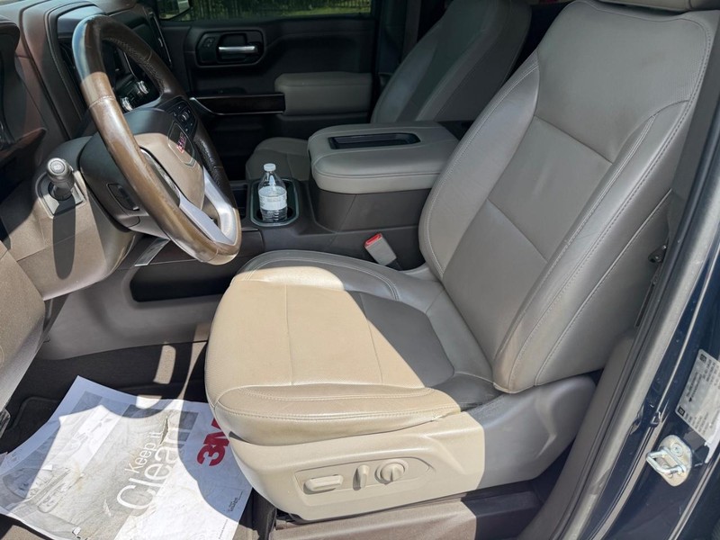 GMC Sierra 1500 Vehicle Full-screen Gallery Image 12