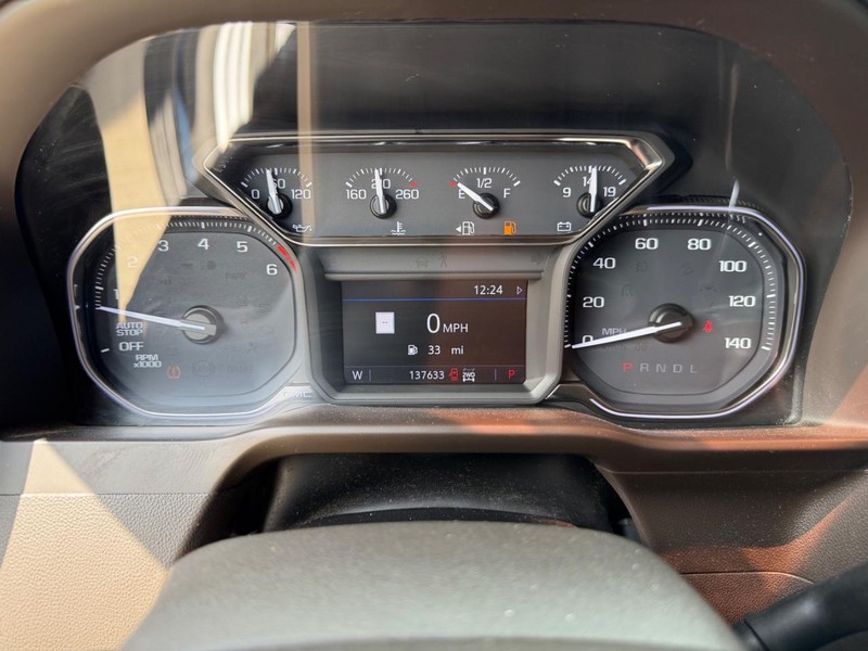 GMC Sierra 1500 Vehicle Full-screen Gallery Image 13