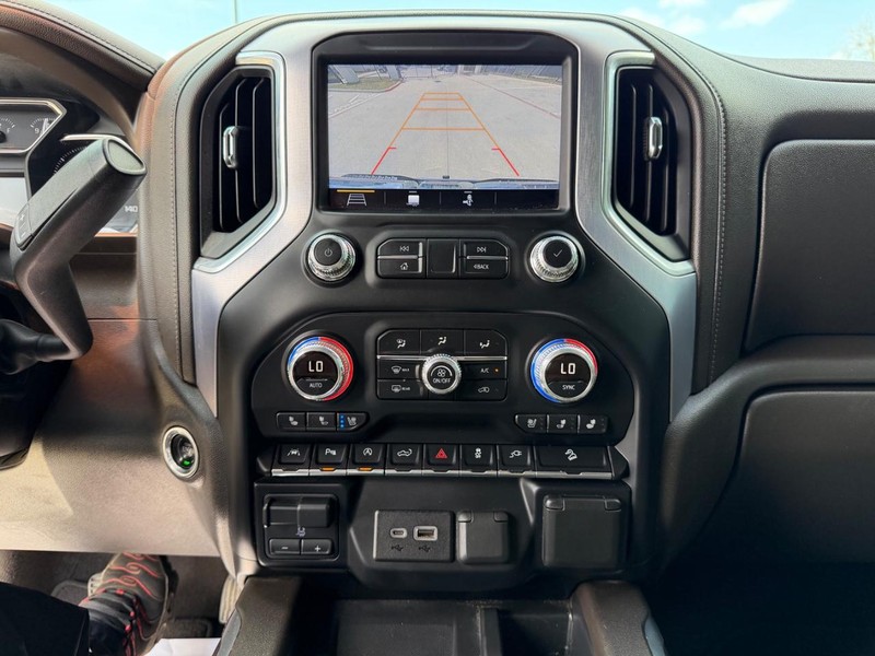 GMC Sierra 1500 Vehicle Full-screen Gallery Image 14