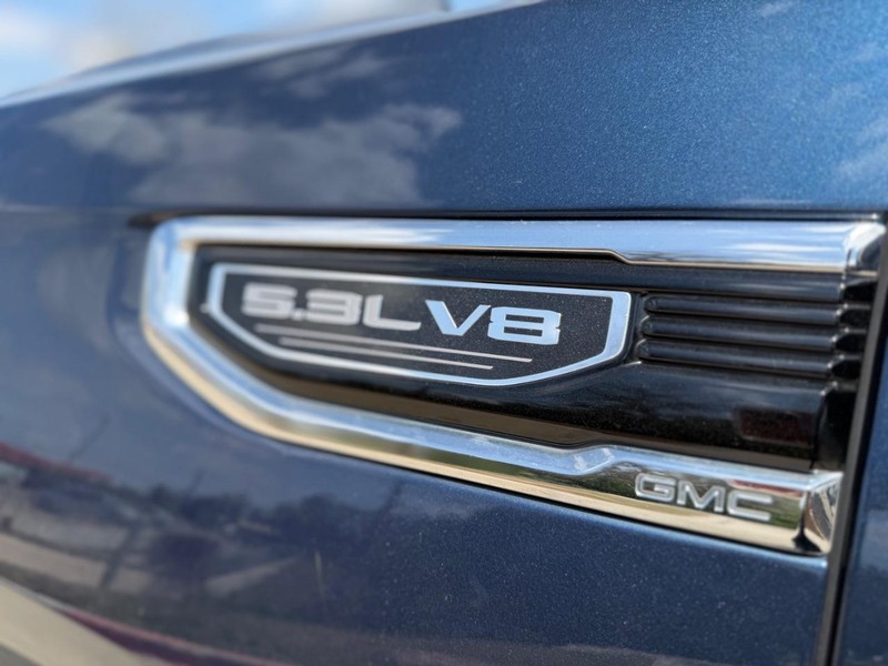 GMC Sierra 1500 Vehicle Full-screen Gallery Image 22