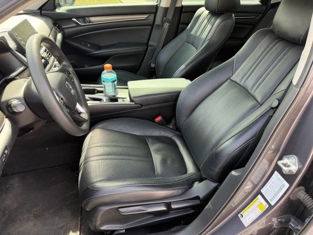 Honda Accord Sedan Vehicle Full-screen Gallery Image 12