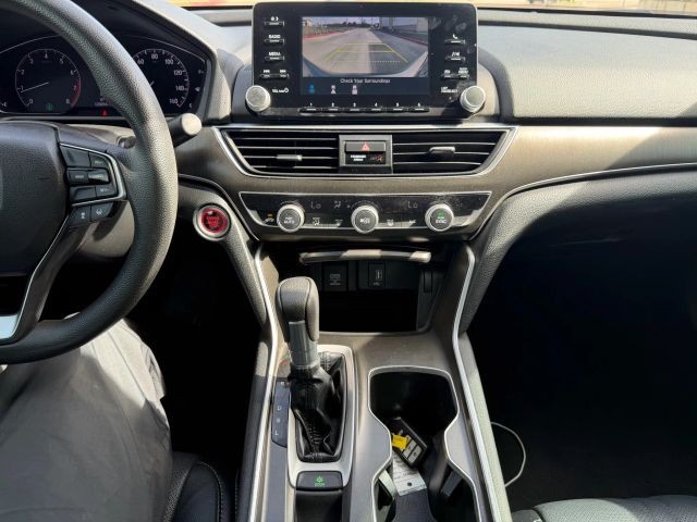 Honda Accord Sedan Vehicle Full-screen Gallery Image 15