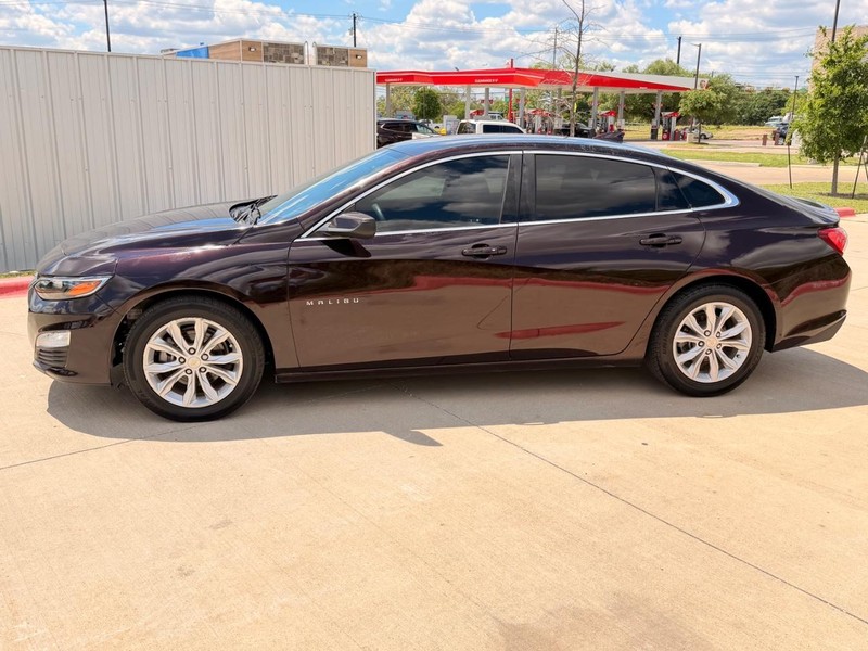 Chevrolet Malibu Vehicle Full-screen Gallery Image 03