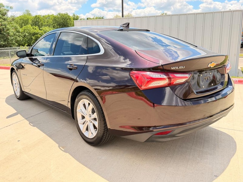 Chevrolet Malibu Vehicle Full-screen Gallery Image 04