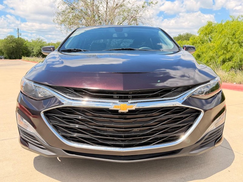 Chevrolet Malibu Vehicle Full-screen Gallery Image 09
