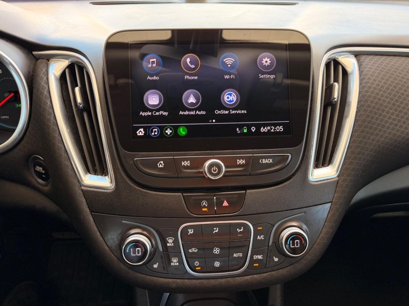 Chevrolet Malibu Vehicle Full-screen Gallery Image 14