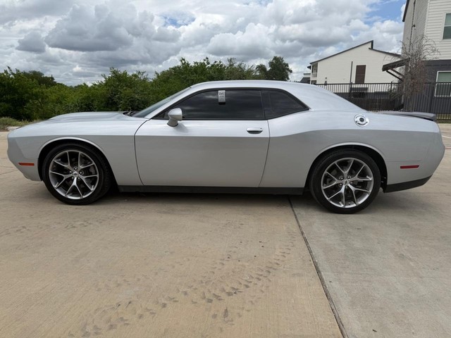 Dodge Challenger Vehicle Full-screen Gallery Image 03