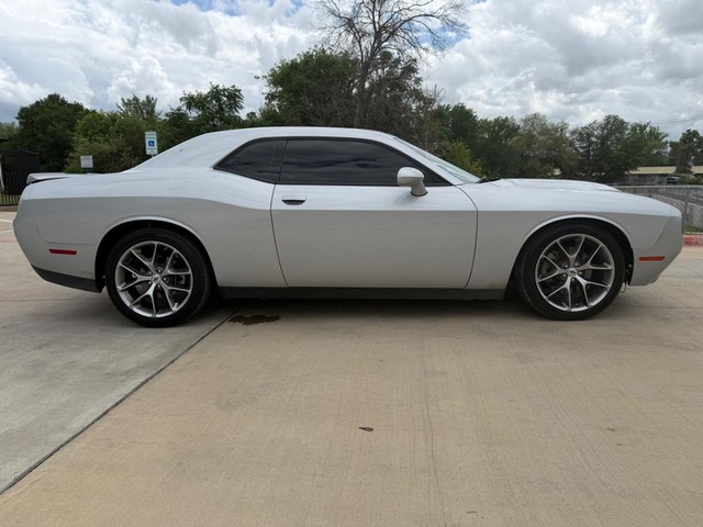 Dodge Challenger Vehicle Full-screen Gallery Image 07