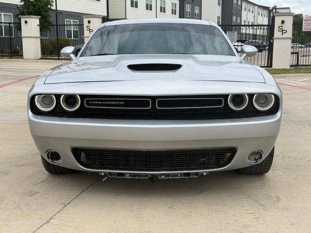 Dodge Challenger Vehicle Full-screen Gallery Image 09