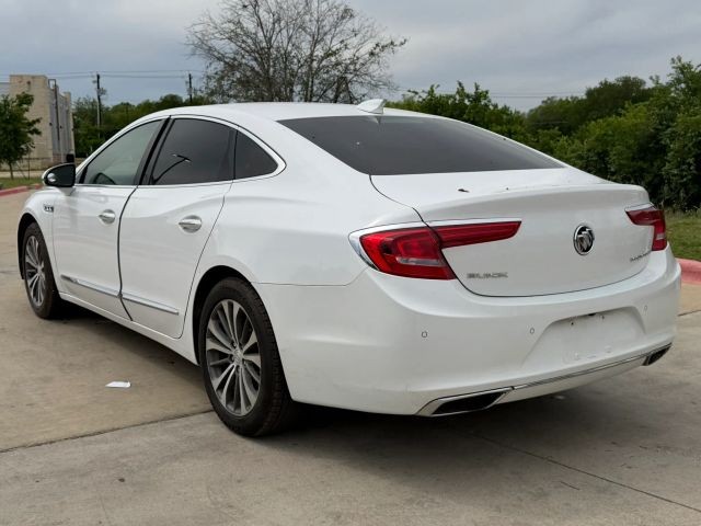 Buick LaCrosse Vehicle Full-screen Gallery Image 04