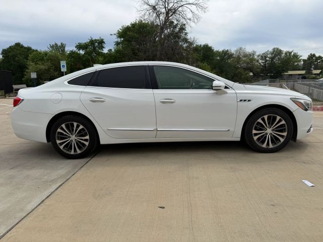 Buick LaCrosse Vehicle Full-screen Gallery Image 07
